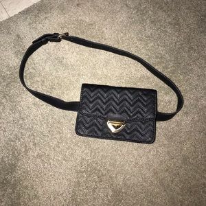 black fanny pack